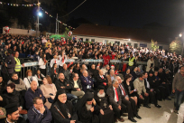 بالفيديو: جموع غفيرة تشارك في اضاءة شجرة عيد الميلاد المجيد في مدينة يافا 